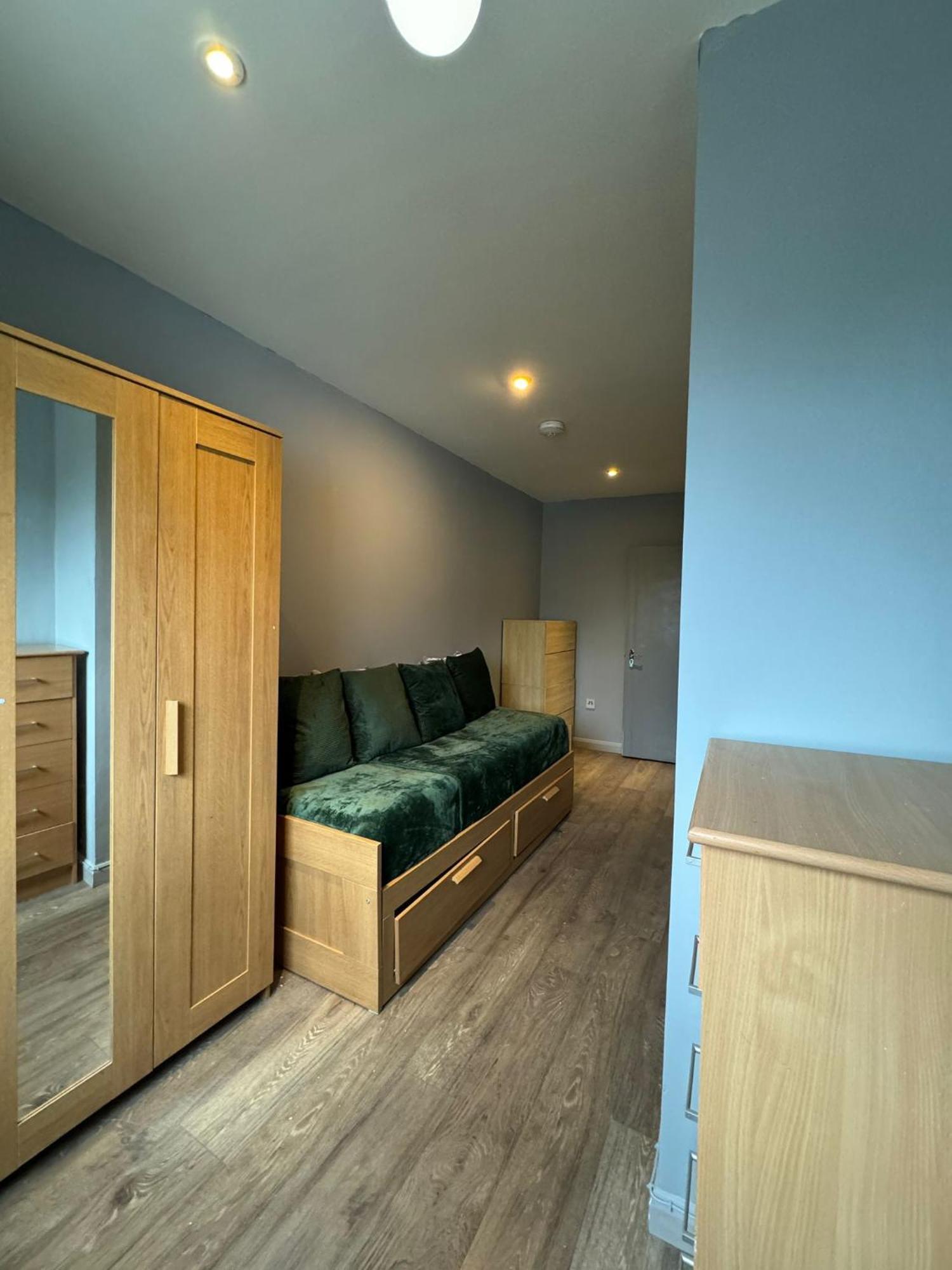 2 Bedroom Flat In Euston 2 Mins Away From Station, No Lift London Exterior foto