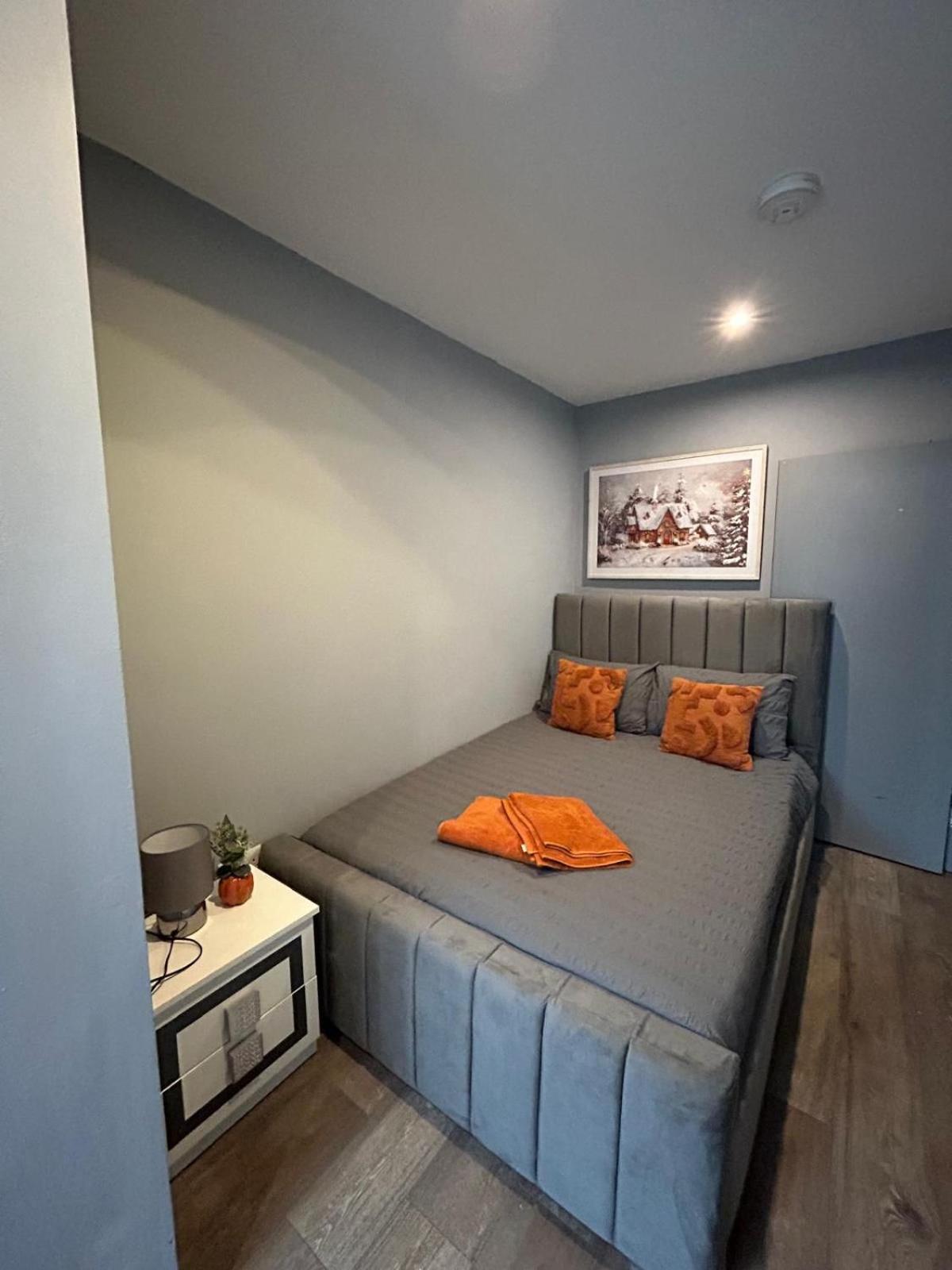 2 Bedroom Flat In Euston 2 Mins Away From Station, No Lift London Exterior foto