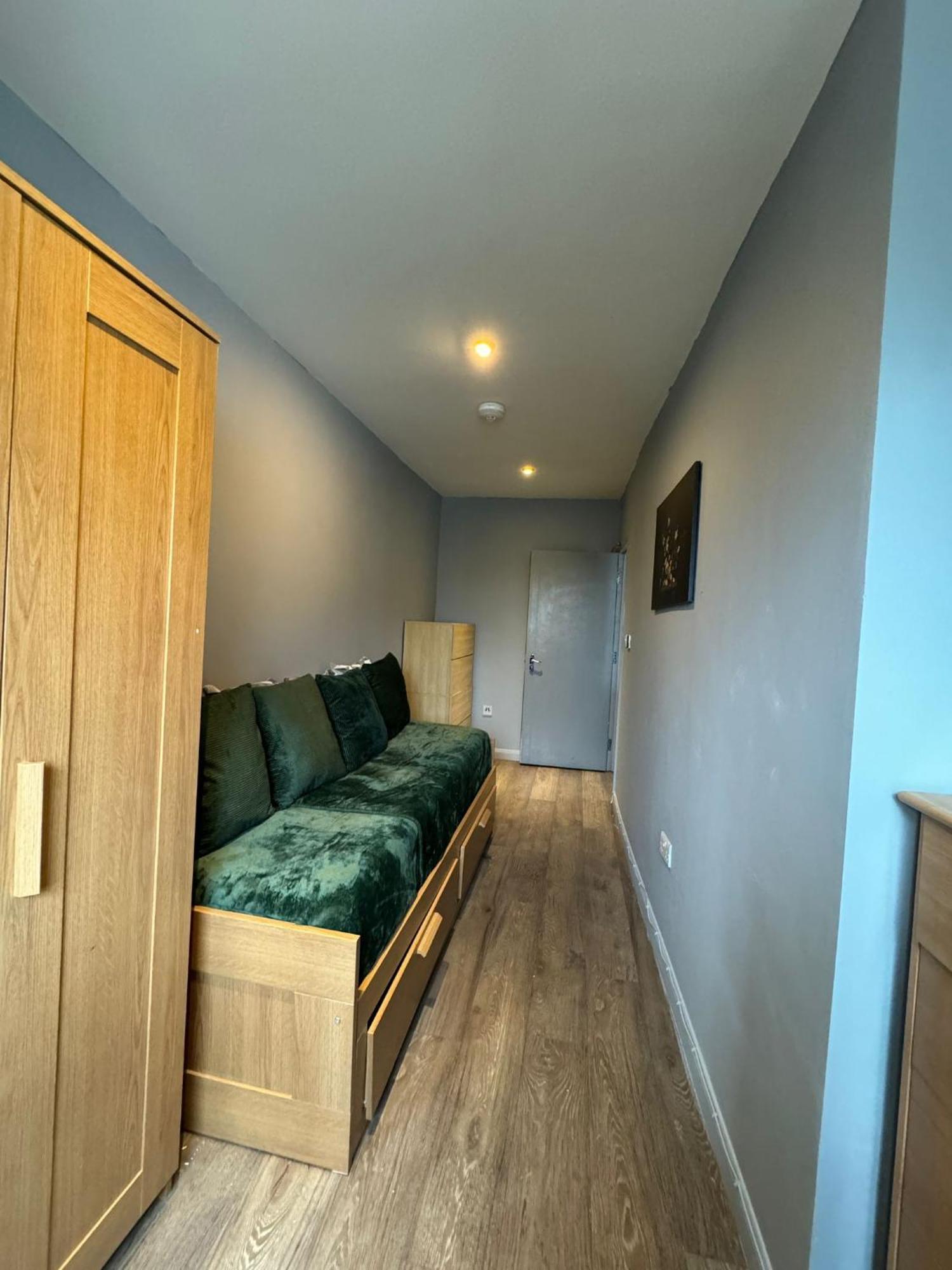 2 Bedroom Flat In Euston 2 Mins Away From Station, No Lift London Exterior foto